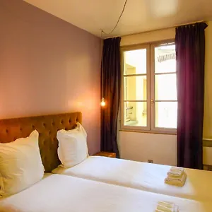 Buffon 301- équipé Et Spacieux- 2p- 05 , Paris France