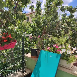 Calme Et Ensoleillé Dans Maison De , Villejuif France